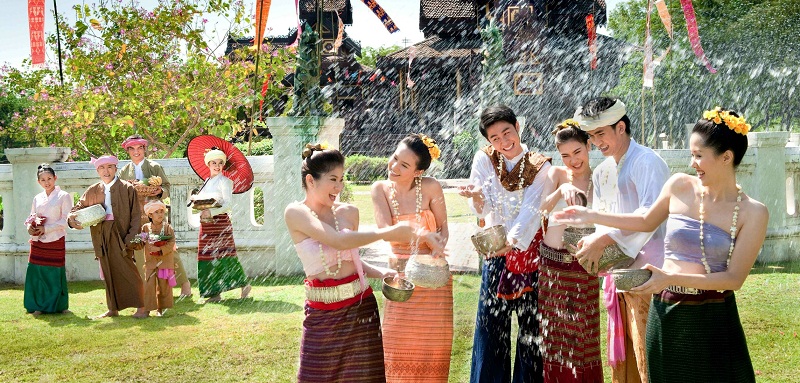 Tính cách vui vẻ, dễ gần và niềm nở là nét đặc trưng của người Thái