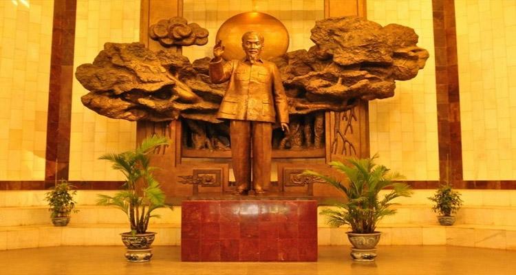 Bảo tàng Hồ Chí Minh có gì