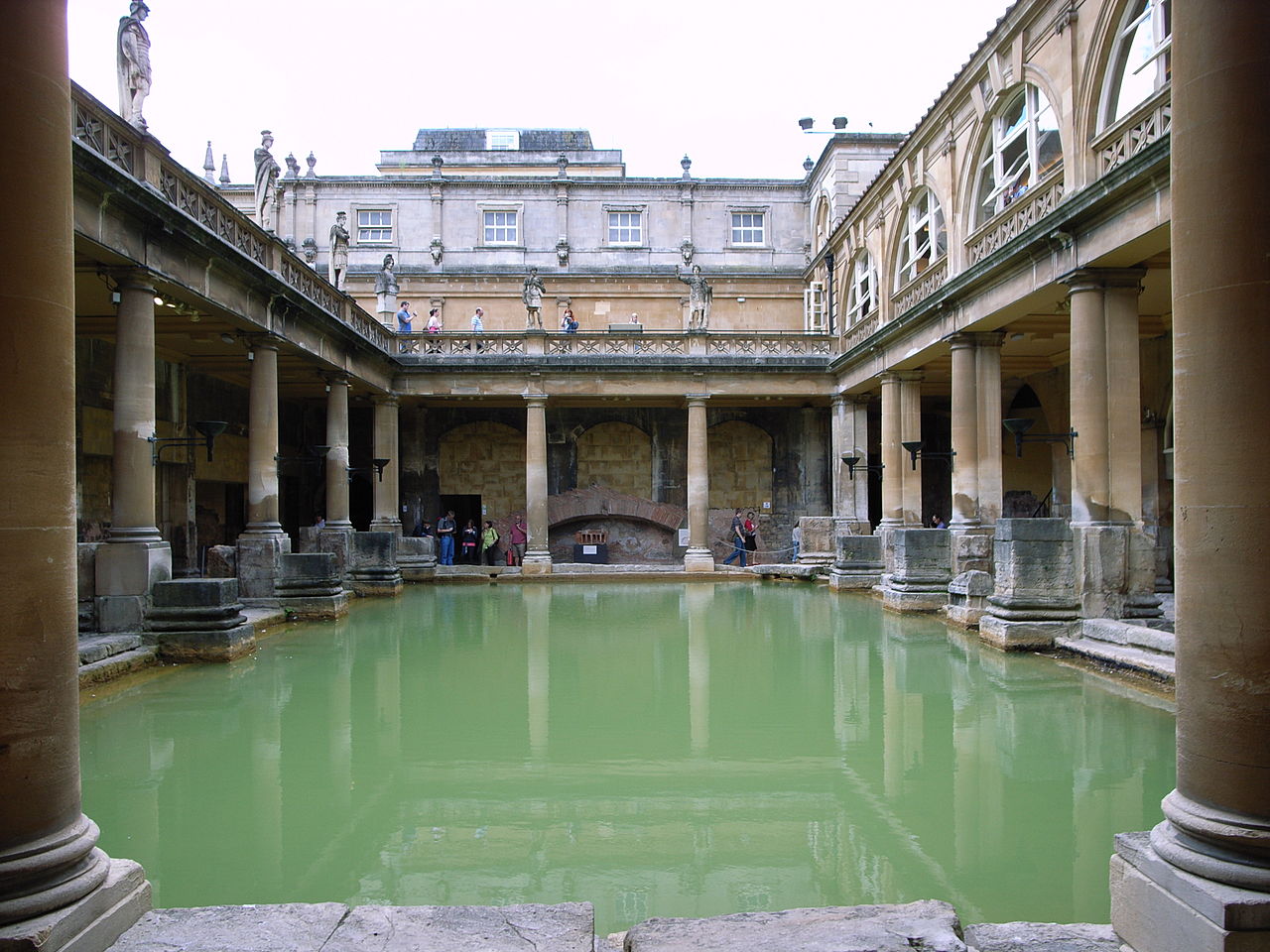 1280px-The_Great_Bath_in_Bath_(UK).jpg