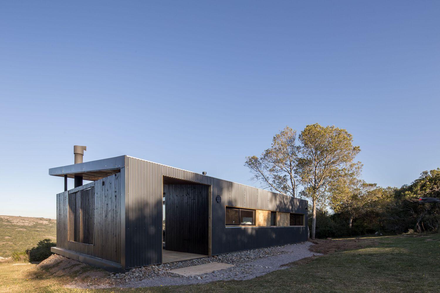 flat roof one story house