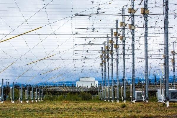 Антенное поле HAARP по воздействию на среду в военных целях