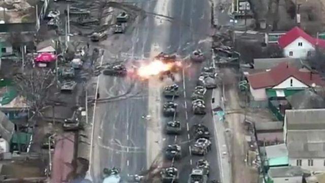 Video appears to show column of Russian tanks ambushed