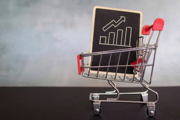 sales-chart-inside-shopping-trolley-copy-space-text-business-growth-profit-concept 
