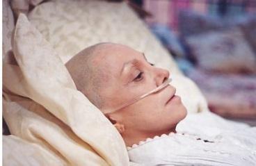 http://www.periodistadigital.com/imagenes/2014/12/27/los-sintomas-del-cancer.jpg