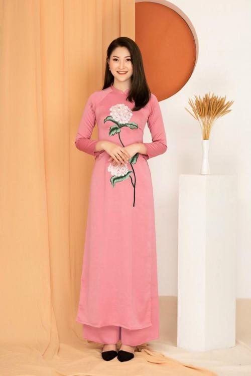 C:UsersUserDesktopxao-dai-lua-tay-thi-theu-hoa-3_1602661323.jpg.pagespeed.ic.Mr_QPDA04N.jfif