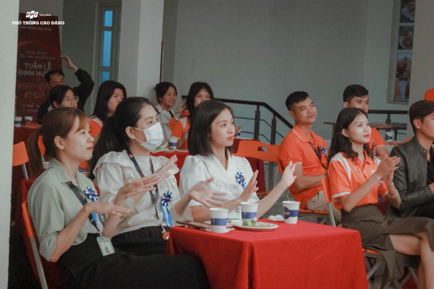 A group of people sitting at a table

Description automatically generated with medium confidence