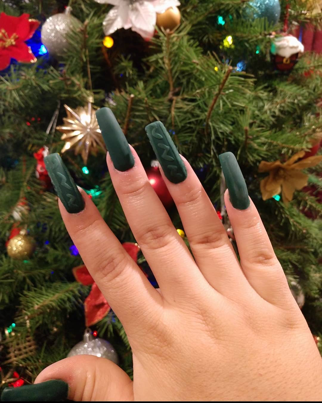 Sweater Christmas Nails