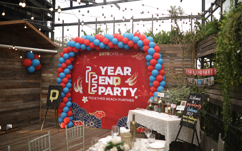 Concept của bữa tiệc được trang trí cực ấn tượng tại OZ Coffee House