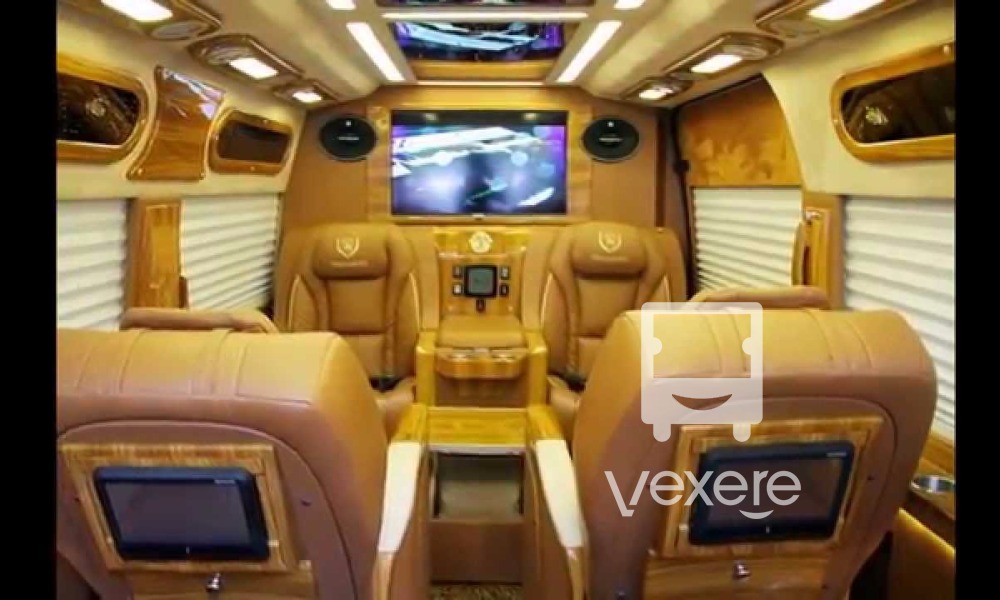 Nội thất xe HAV Limousine đi Đà Nẵng từ Huế