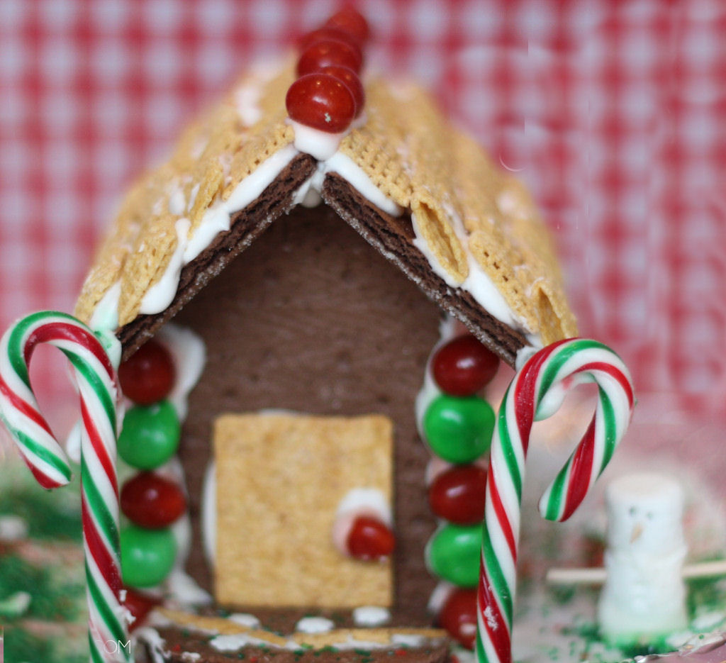 easy-chocolate-christmas-houses-1024x935