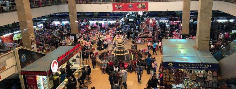 Marché Dong Xuan à Hanoi dans le voyage au Vietnam pas cher