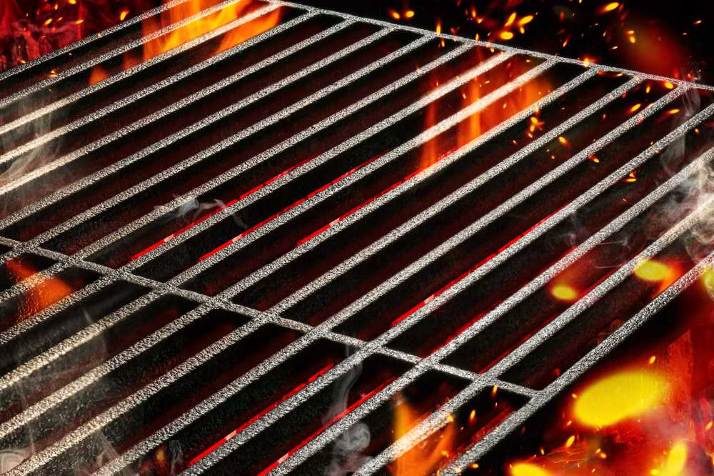 A legjobb hordozható faszenes grillsütők rozsdamentes acél sütőráccsal rendelkeznek.