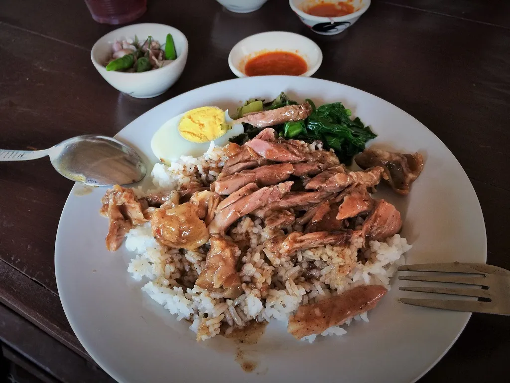 10 Delicious Thai Street Dishes You'll Love