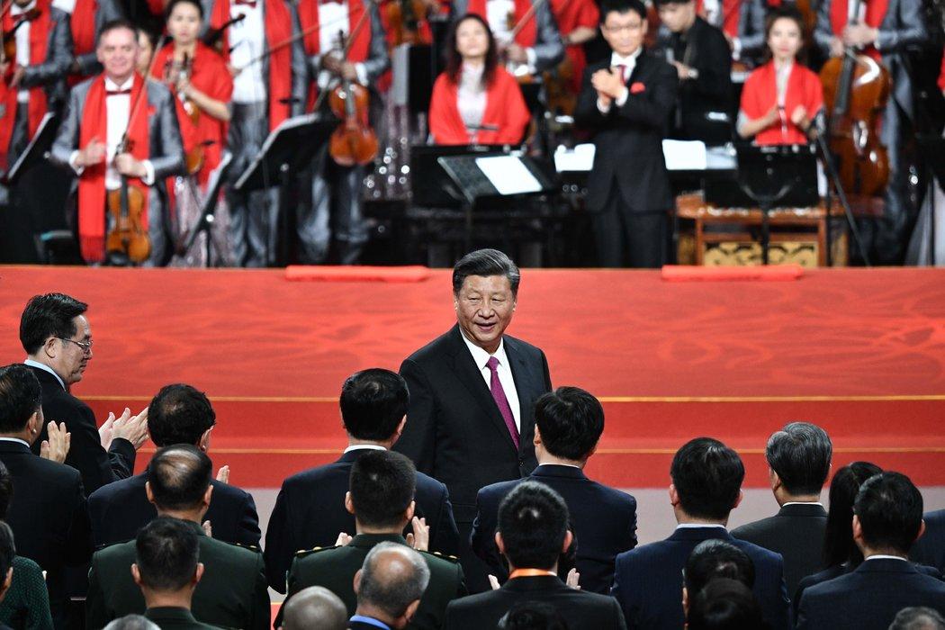 去年12月，中国国家主席习近平在澳门。冠状病毒疫情考验着他围绕自己建立起来的威权体制。