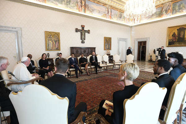 Đức Thánh Cha Phanxicô và các cầu thủ NBA thảo luận về công bằng xã hội trong cuộc họp ở Vatican