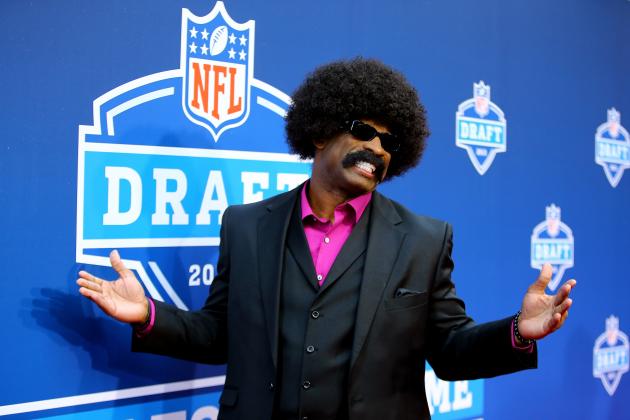 Deion Sanders as Leon Sandcastle