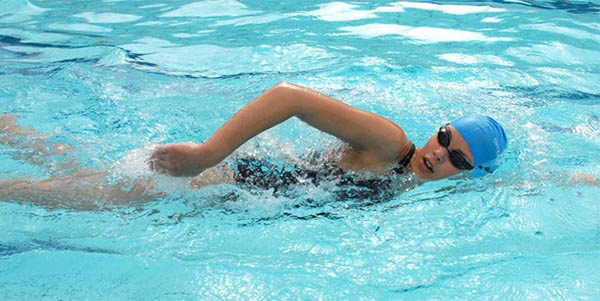 Bơi lội làm giảm nguy cơ mắc bệnh Gout