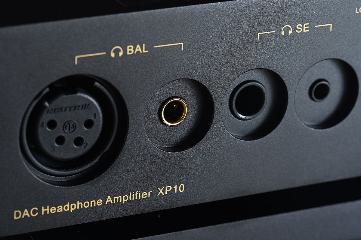 Amplificateur Hi-Fi Yamaha R-N800A Argent + une paire d'enceintes  bibliothèque Kef LS50 Noir piano - Pack ampli et enceintes Hifi