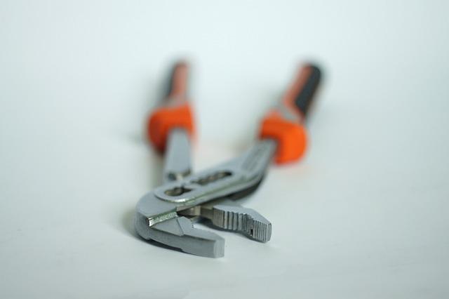 An image of nipper pliers.