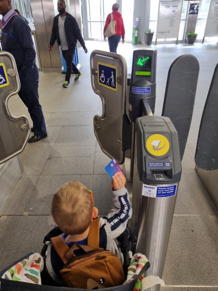 METRO W LONDYNIE - PRZEWODNIK DLA POCZĄTKUJĄCYCH
