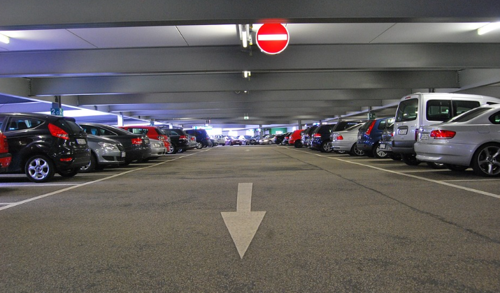 how to navigate a parking garage