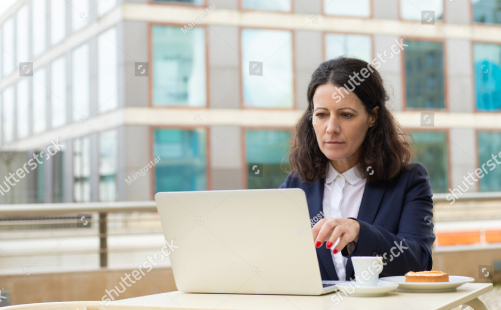 employer sorting candidate resumes