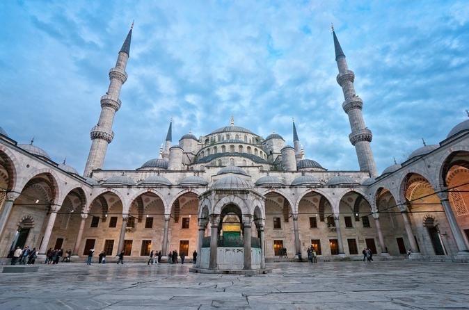 7 ที่เที่ยวตุรกี เมืองในฝัน ดินแดนอารยธรรมไปสัมผัสปลายทางสุดฮิต สนุกสนานไม่มีที่สิ้นสุด ชมมาดกโลกที่สวยงาม  1.พระราชวังทอปกาปี (Topkapi Palace)