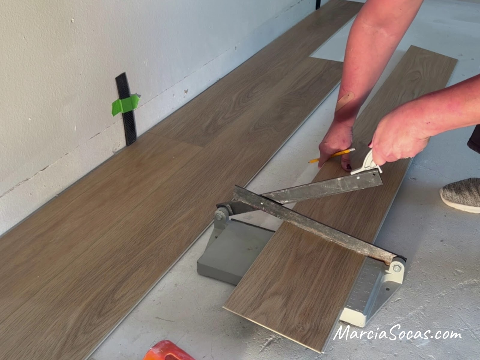 cutting flooring