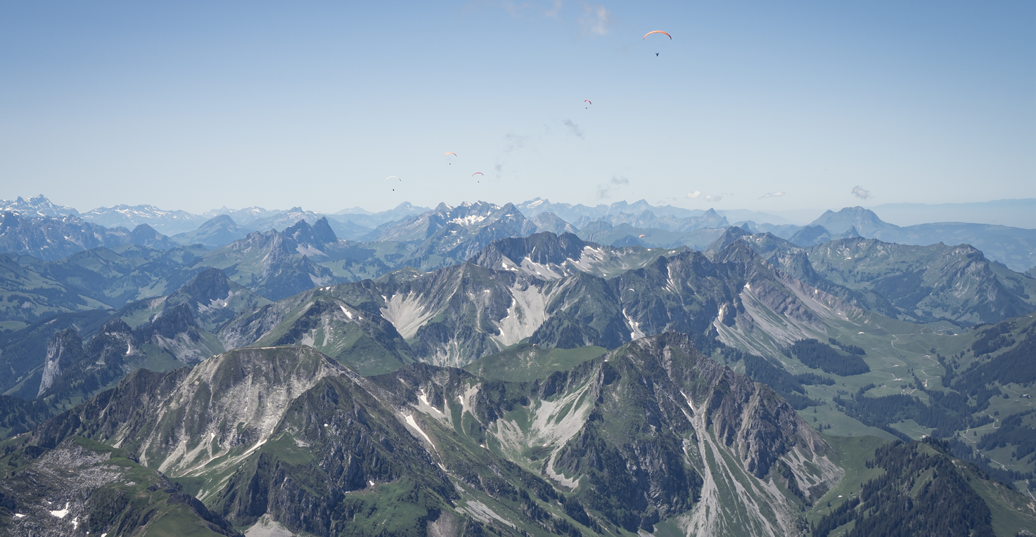 Ein Bild, das Berg, Natur, draußen, Tal enthält.

Automatisch generierte Beschreibung