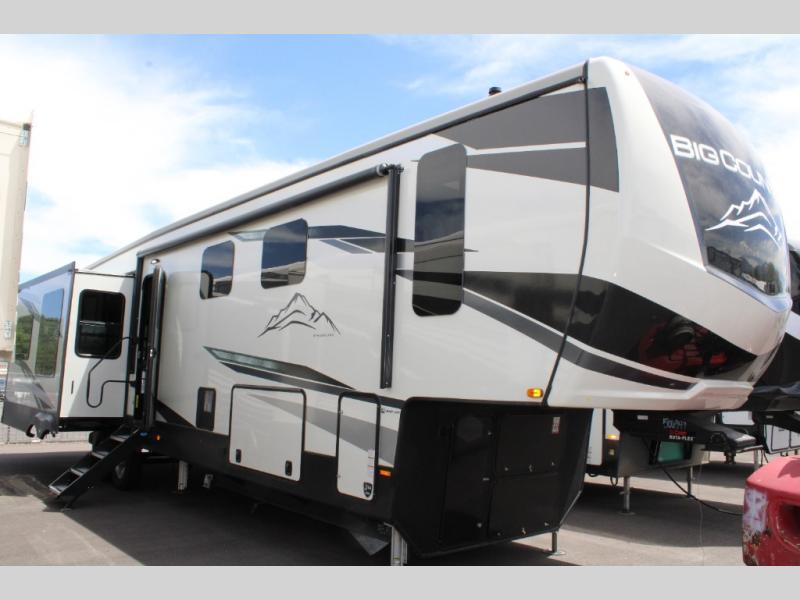 Find more fifth wheels for sale at Legacy RV today.