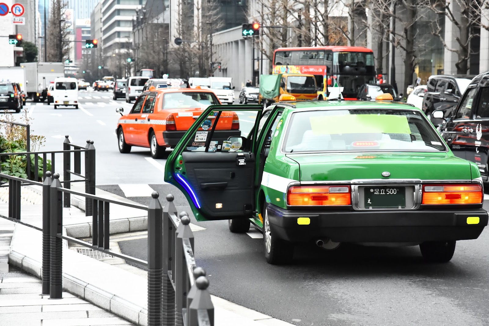日本でタクシーを呼ぶ方法は タクシー用語やフレーズもご紹介 Goandup Picks
