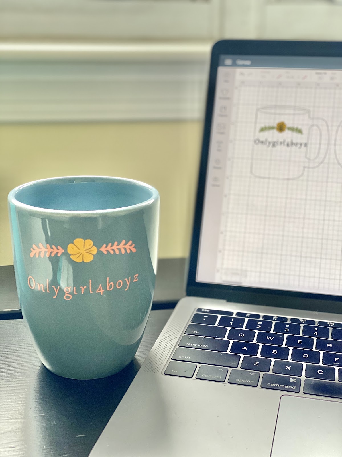 Mug with Cricut 