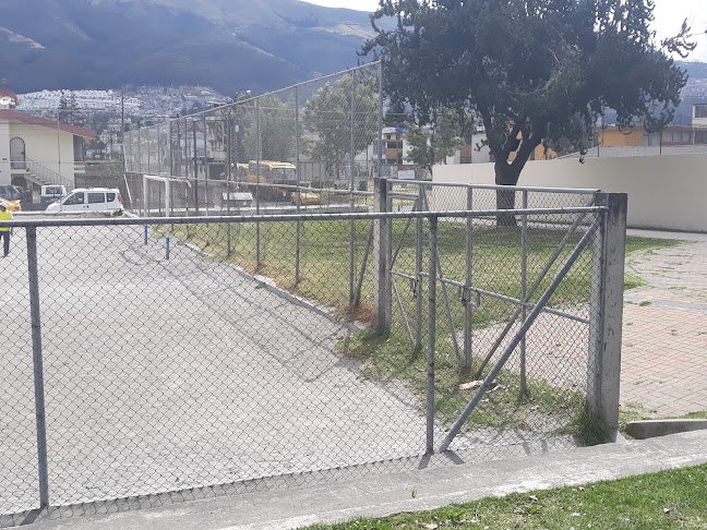 Opiniones de Cancha La Luz en Quito - Campo de fútbol