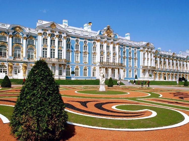 7 ที่เที่ยวรัสเซีย เสพความหนาวเย็น สวยแบบฉุดไม่อยู่ ชมมรดกโลกสุดตระการตา รู้ไว้ไม่มีพลาดแลนด์มาร์กสำคัญ 4.พระราชวังแคทเธอรีน (Catherine Palace)