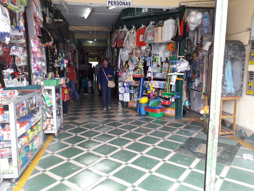 Mercado Angamos Market