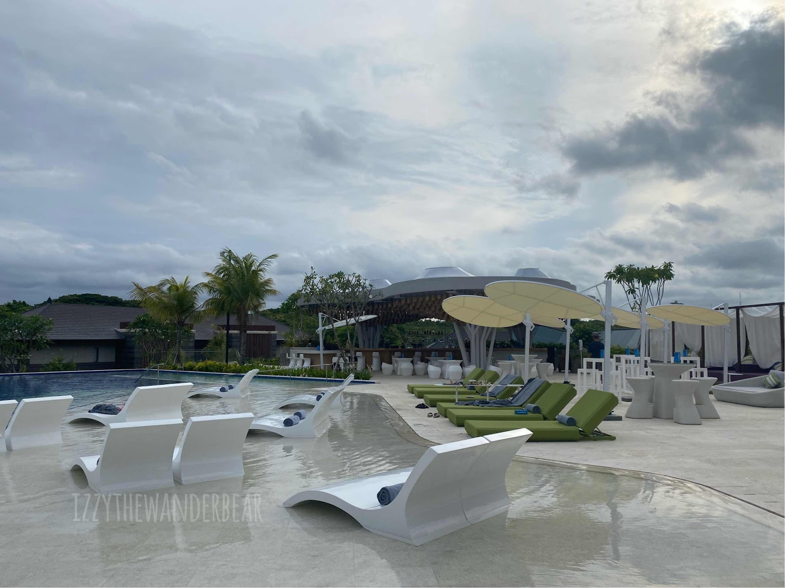 Renaissance Bali Nusa Dua Resort - Swimming Pool