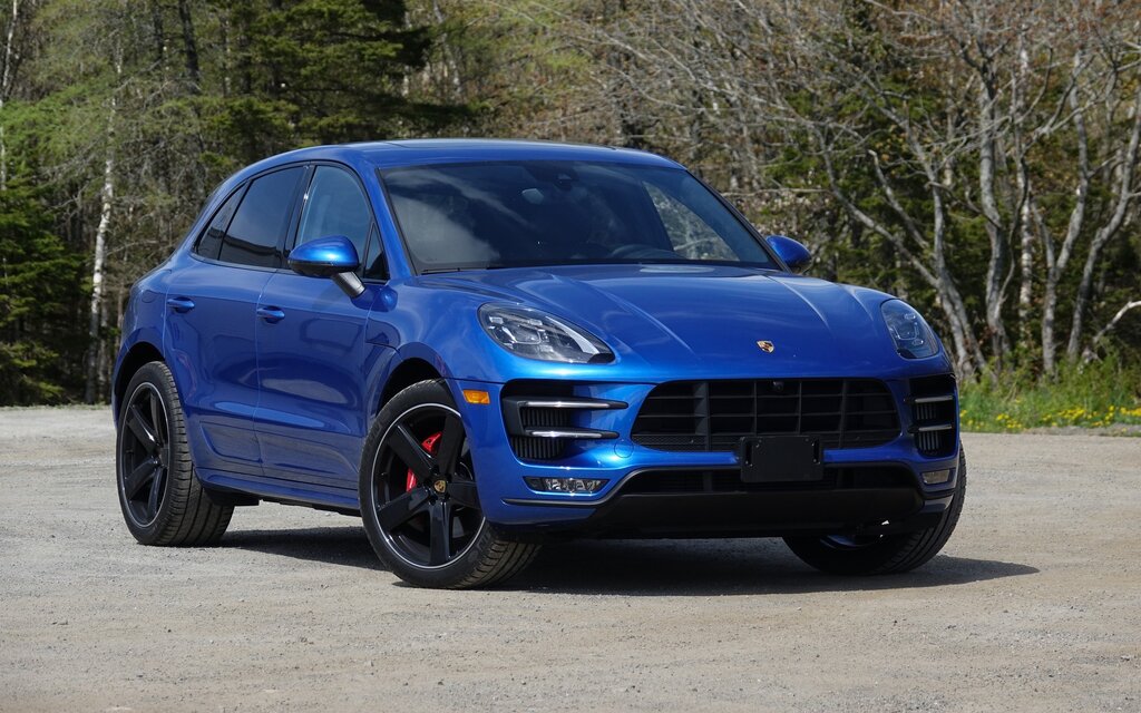 Experience Precision and Luxury with the 2019 Porsche Macan S