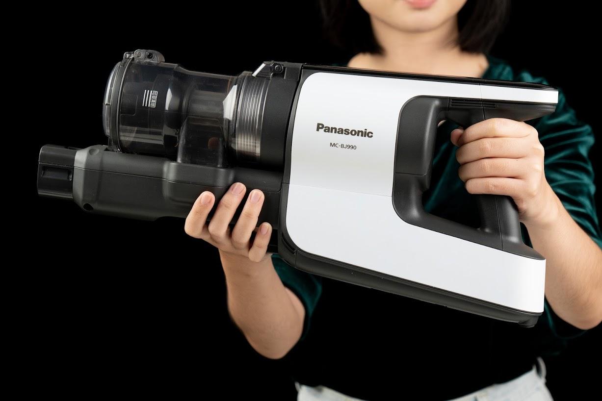 Panasonic 日本製無線吸塵器 MC-BJ990 開箱體驗｜科技狗 - 220W大吸力, MC-BJ990, Panasonic, PTT, 吸塵器, 微塵感知, 日本製, 日系家電, 無線吸塵器, 真空馬達, 開箱, 體驗 - 科技狗 3C DOG
