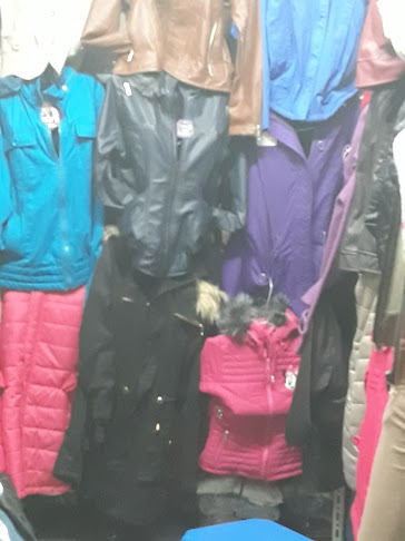 Opiniones de Ropa Juvenil Local 1321 en Quito - Tienda de ropa