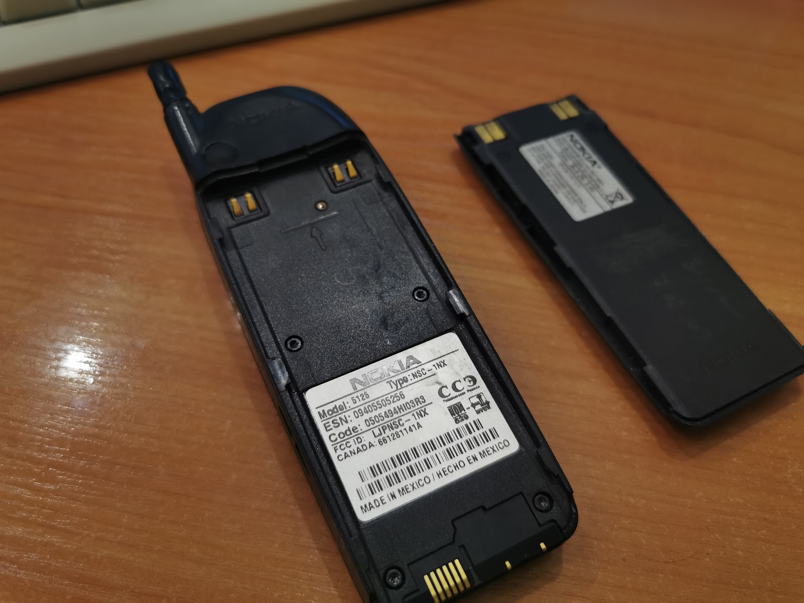 Nokia 5125 без аккумулятора