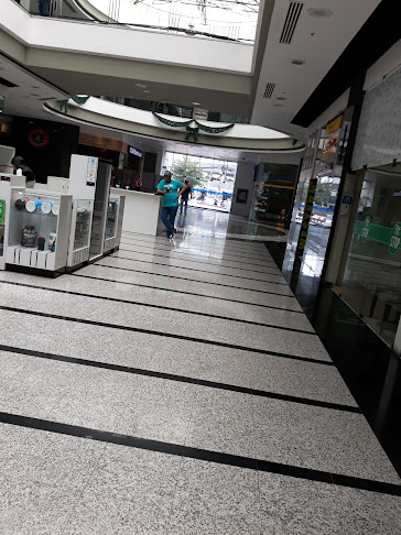 Guayaquil Bus Terminal - Centro comercial
