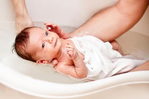Dùng dầu dừa cho trẻ sơ sinh thế nào cho đúng cách nhất