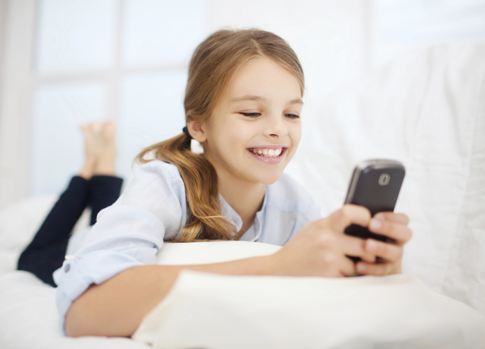 Что купить ребенку: планшет или смартфон