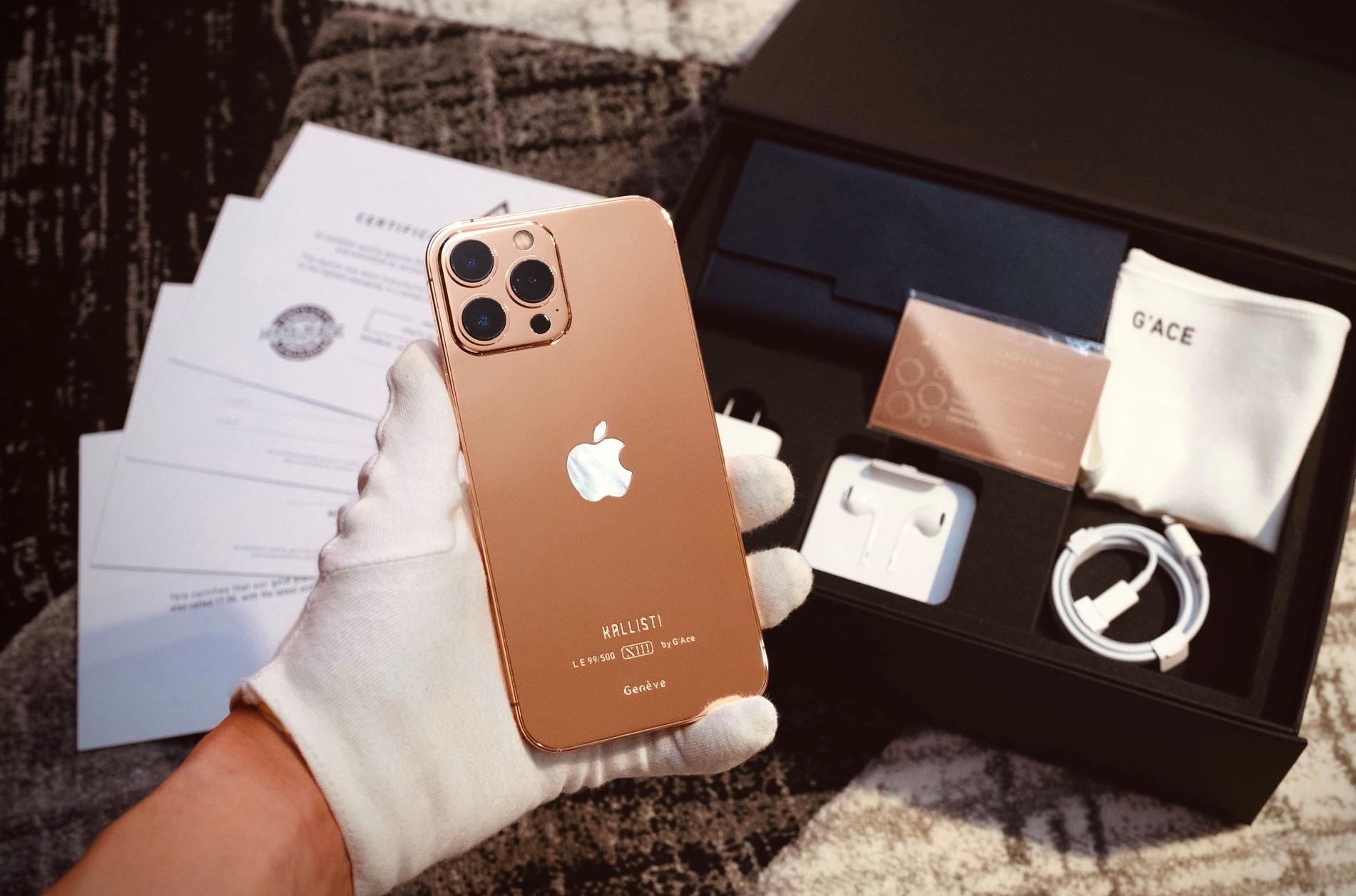 Chi tiết iPhone 13 Pro Max bản mạ vàng và kim cương siêu “sang chảnh” giá hơn 130 triệu đồng tại Việt Nam - Ảnh 9.