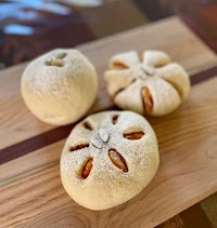 11月 かぼちゃ栗パン　Kabocha chestnuts white bun