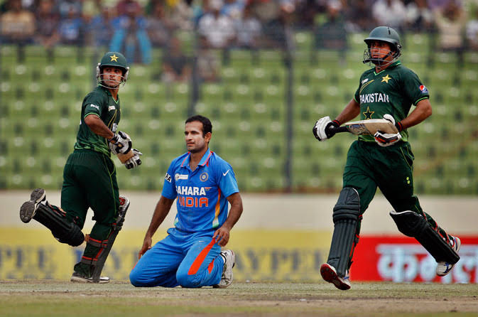 Nasir Jamshed and Mohammad Hafeez on their way to a record partnership