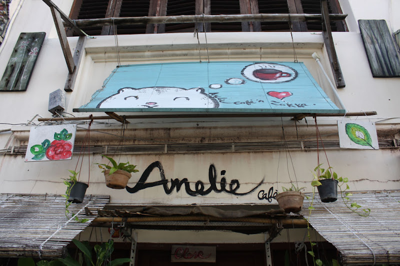 Amelie signage