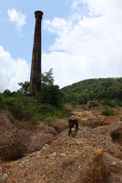 Rolling Pipe in mines in Belitung