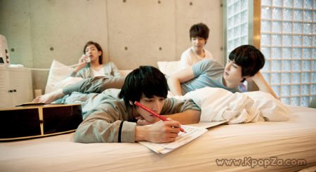 CNBLUE ปล่อยมิวสิควีดีโอเพลง ‘Love Girl’ ออกมาแล้ว