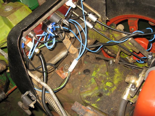 [Agria 8900] Restauración de motor, asiento, depósito y panel de mandos. IMG_0182